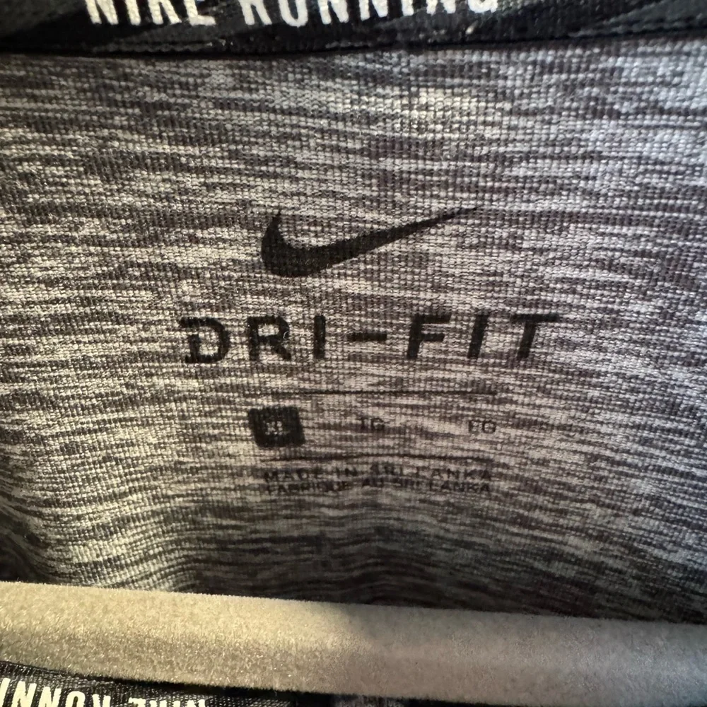 Nike Men's Heather Gray 3/4  Zip-Up pullover - Picture 3 of 9